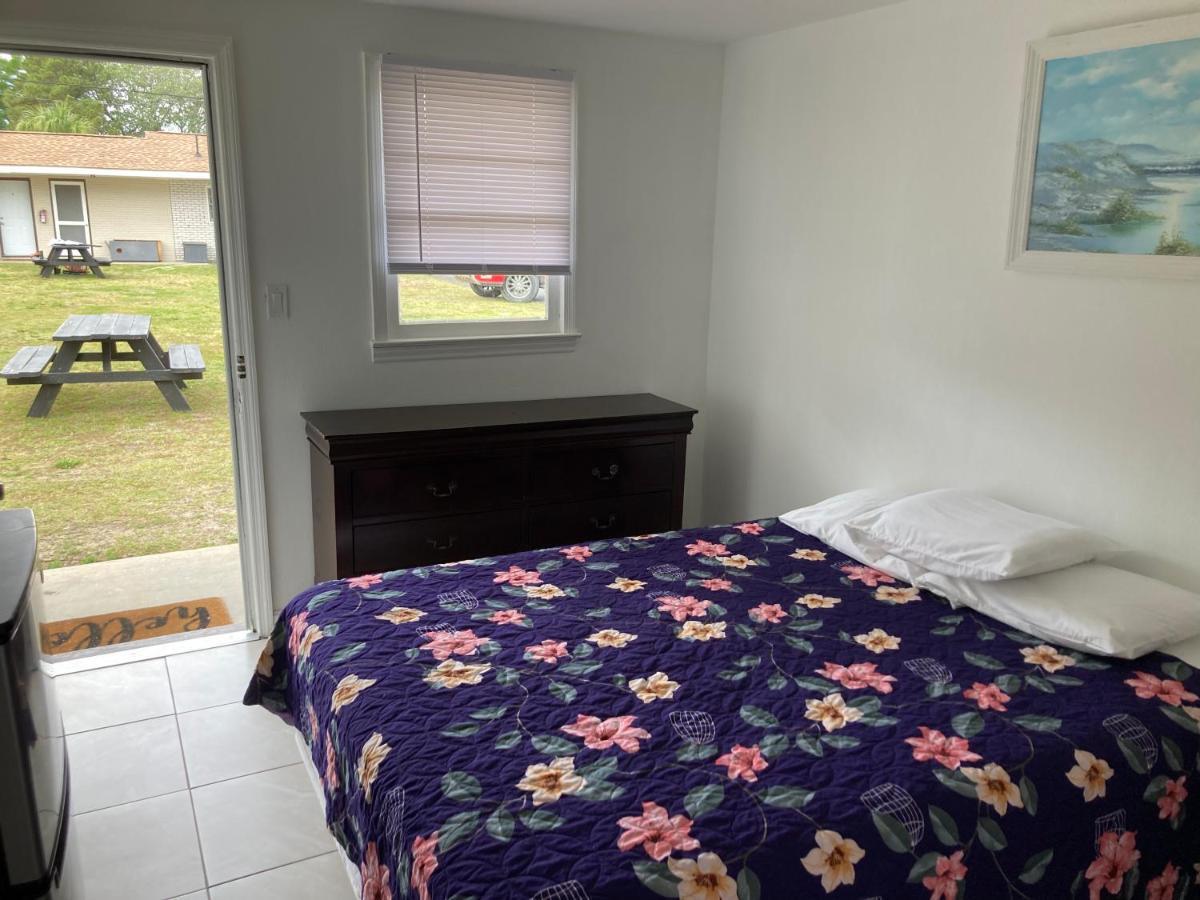 Riviera Motor Lodge Atlantic Beach Екстер'єр фото