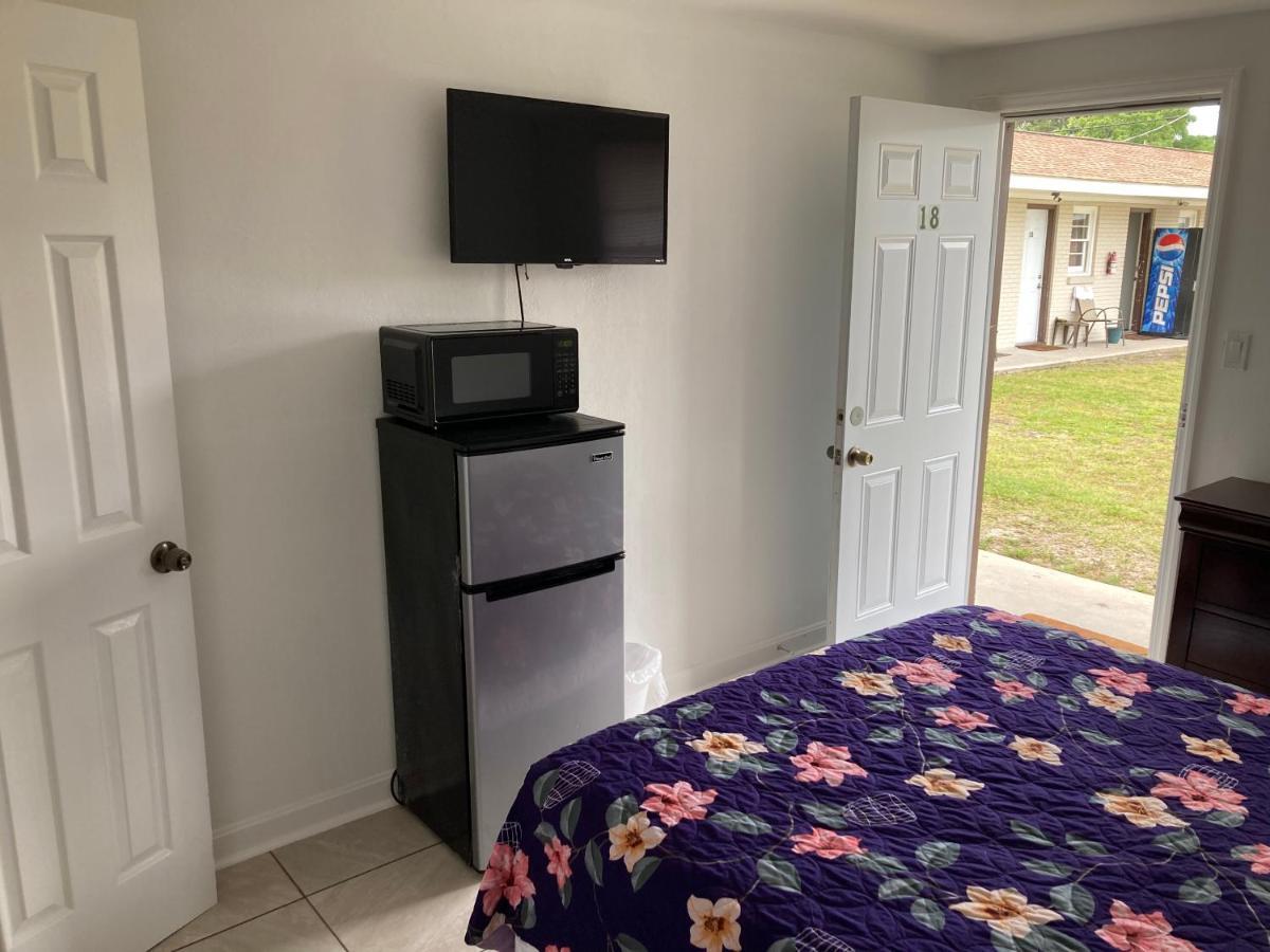 Riviera Motor Lodge Atlantic Beach Екстер'єр фото